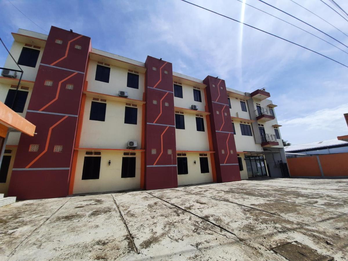 Oyo 3373 Favour Hotel Pagaralam Exterior photo