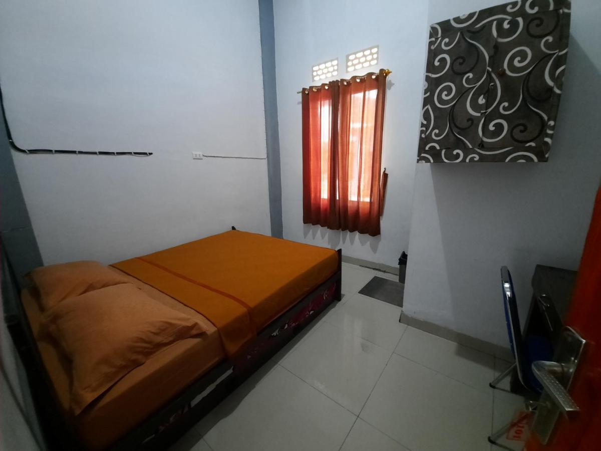 Oyo 3373 Favour Hotel Pagaralam Exterior photo