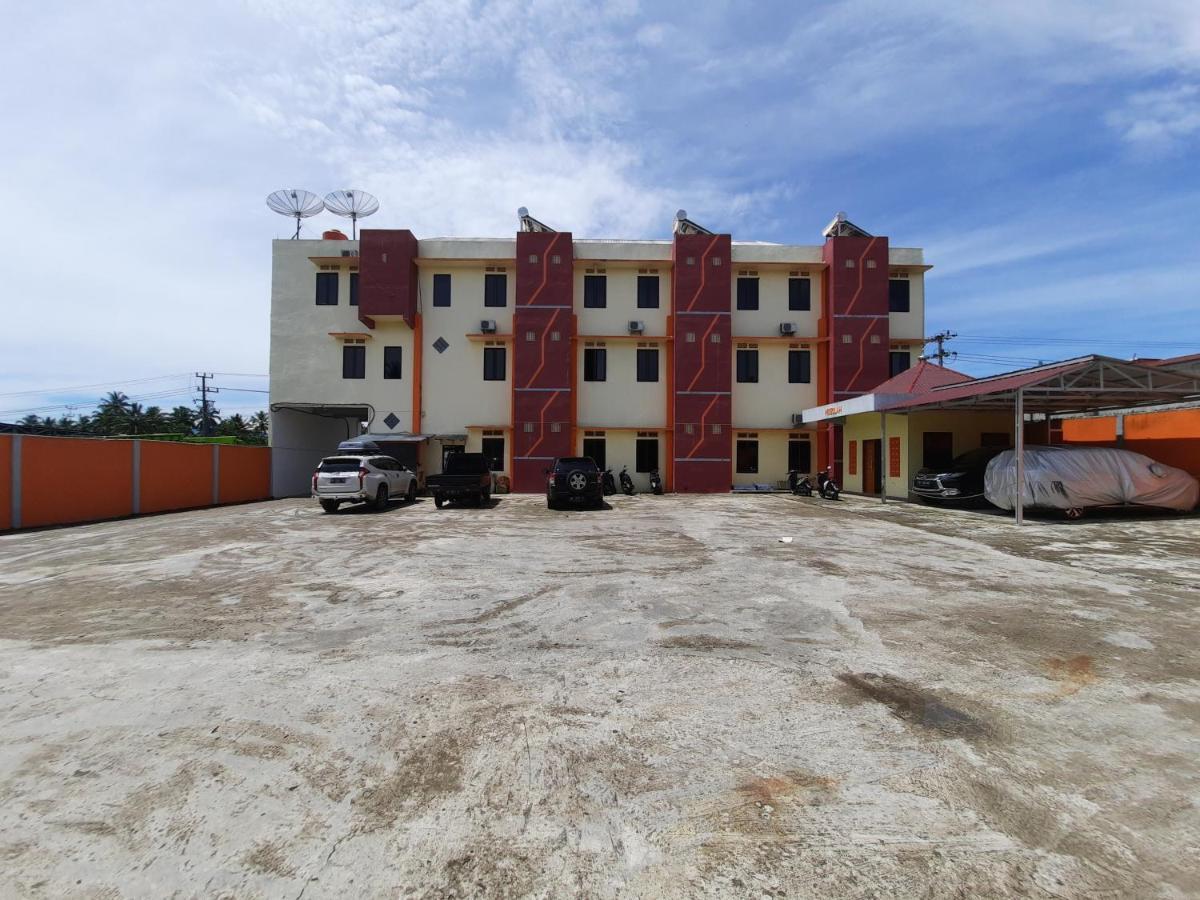 Oyo 3373 Favour Hotel Pagaralam Exterior photo