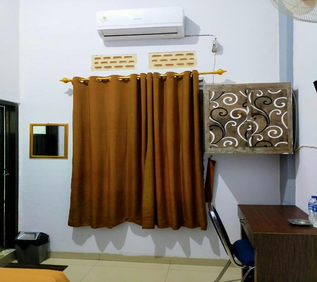 Oyo 3373 Favour Hotel Pagaralam Exterior photo