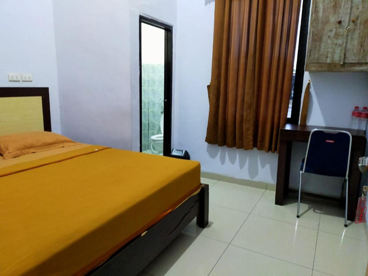 Oyo 3373 Favour Hotel Pagaralam Exterior photo