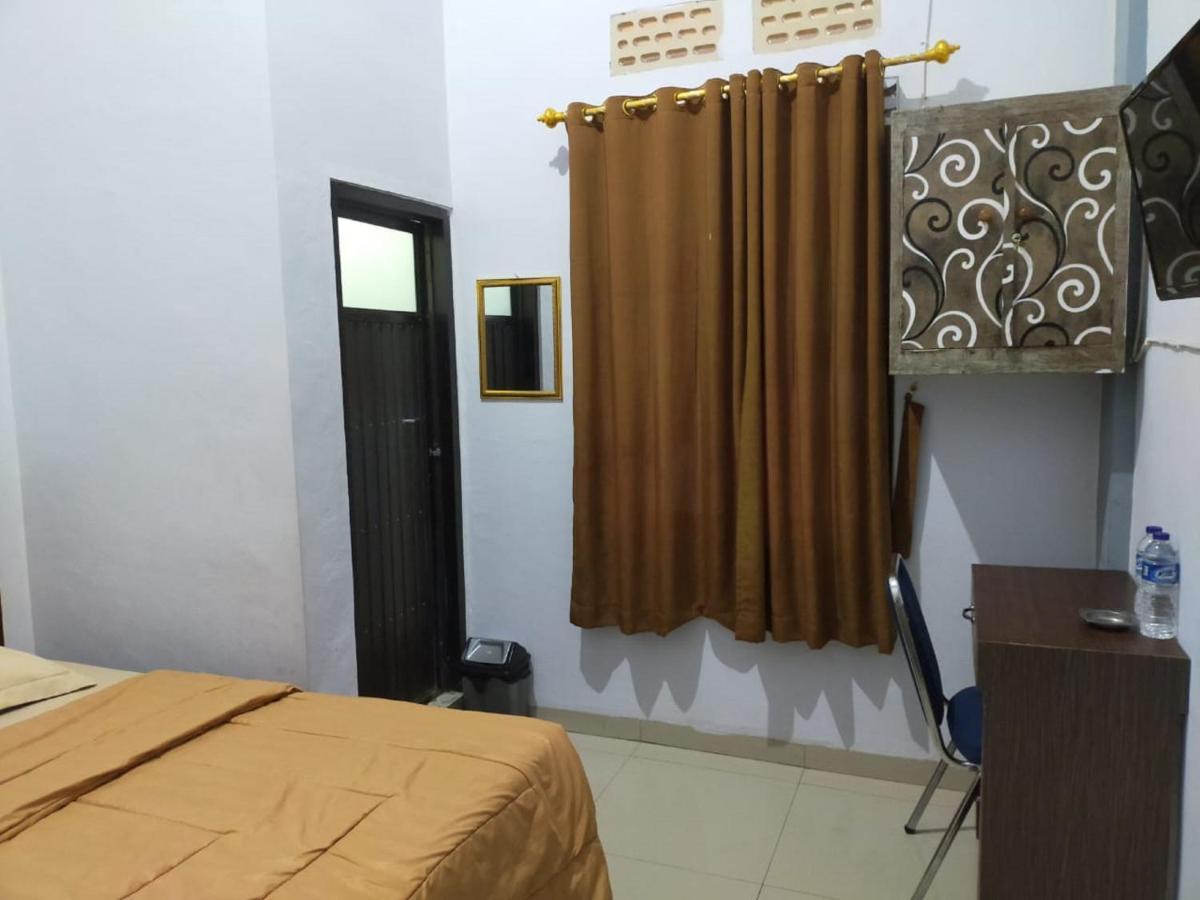 Oyo 3373 Favour Hotel Pagaralam Exterior photo