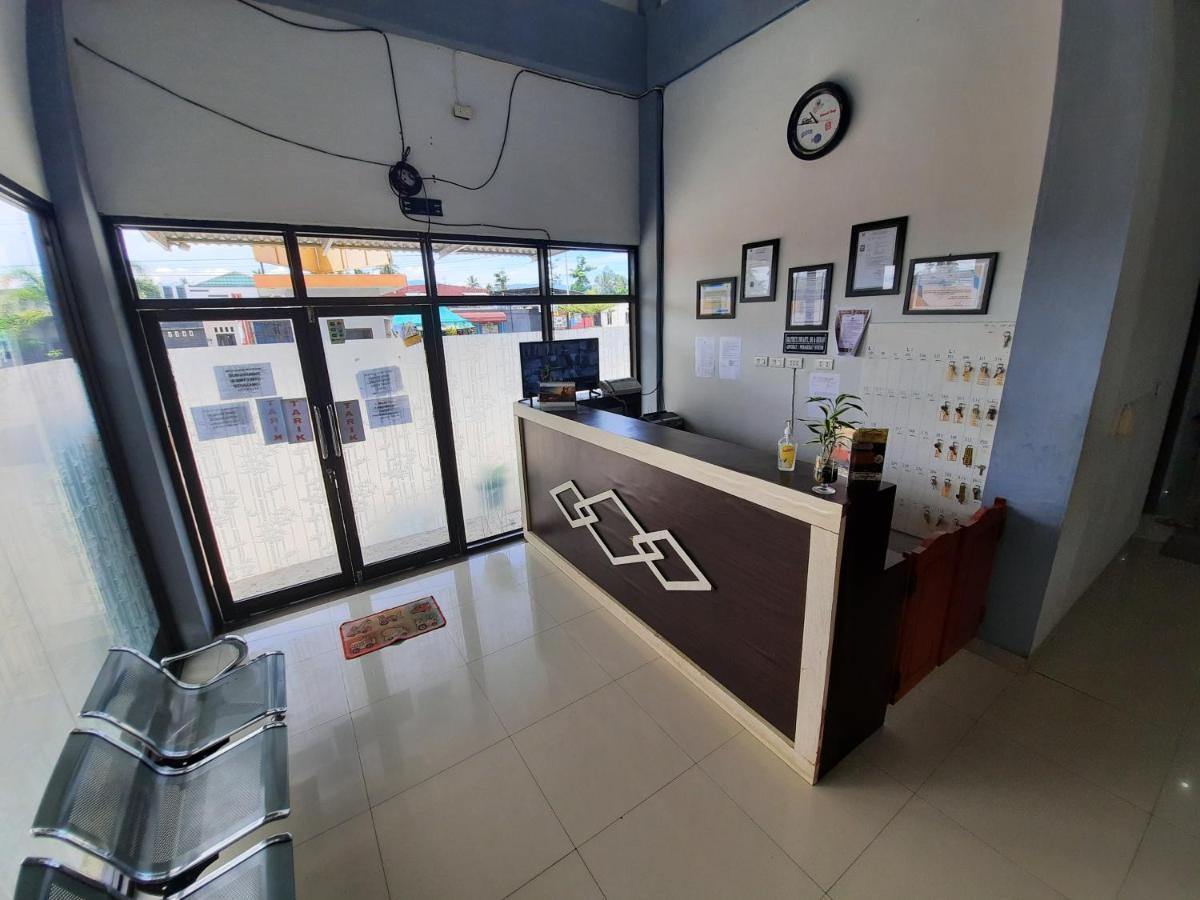 Oyo 3373 Favour Hotel Pagaralam Exterior photo