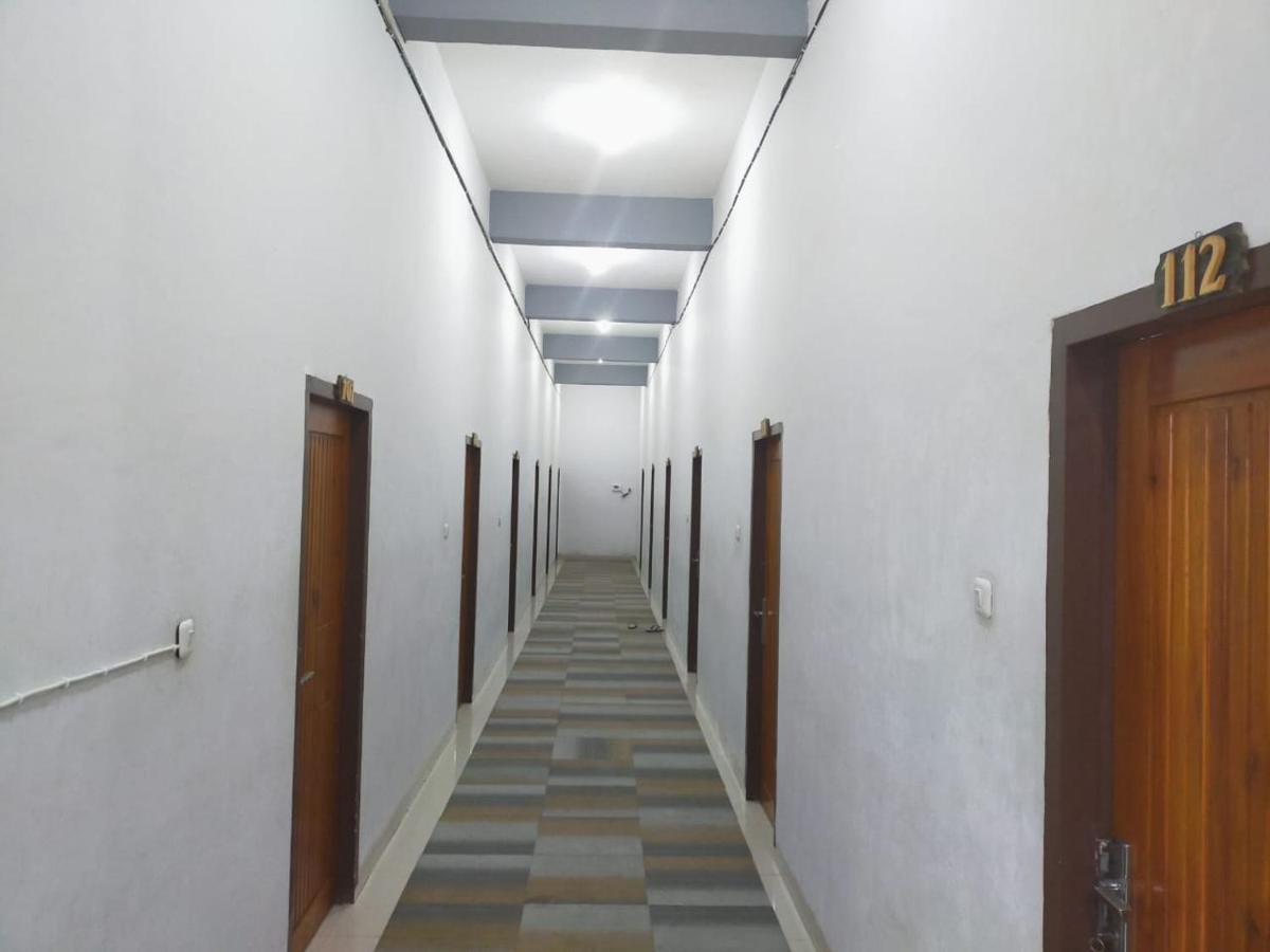 Oyo 3373 Favour Hotel Pagaralam Exterior photo